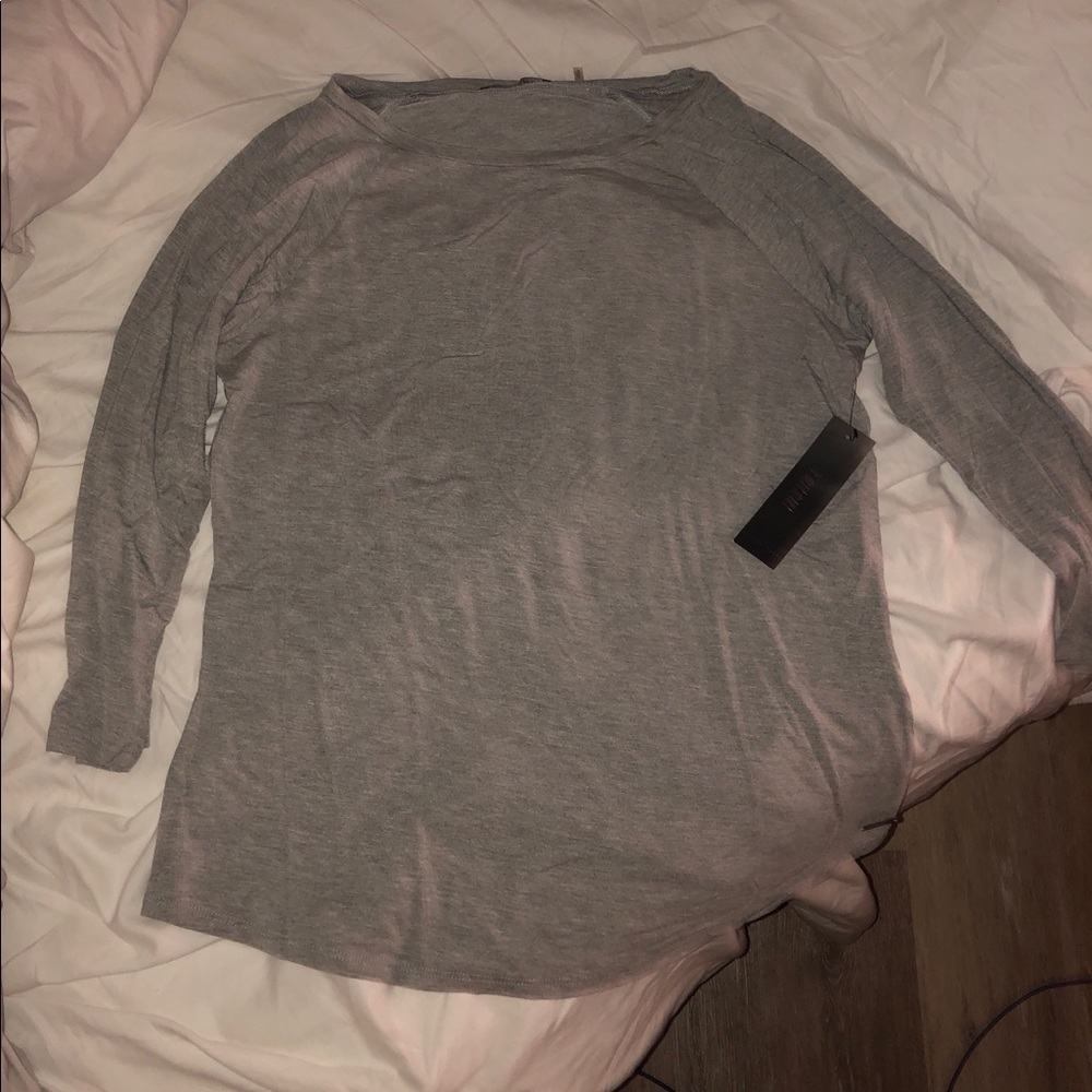 NWT TAHARI GRAY 3/4 sleeve shirt.. SO SOFT💕😉